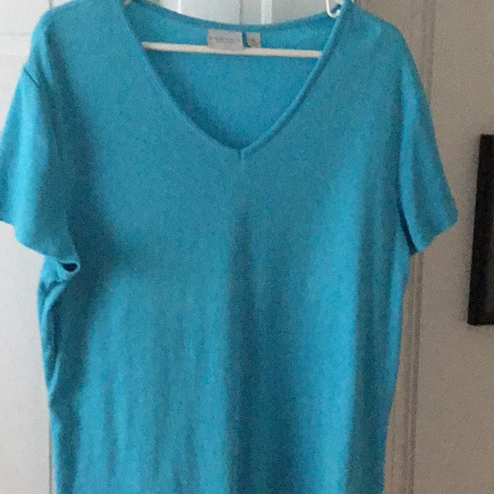 Vneck.